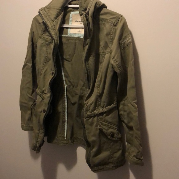 SOLD Girls Abercrombie jacket size XL - Picture 1 of 2
